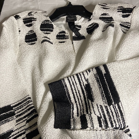 Travelers Collection by Chicos long tunic - Picture 11 of 13